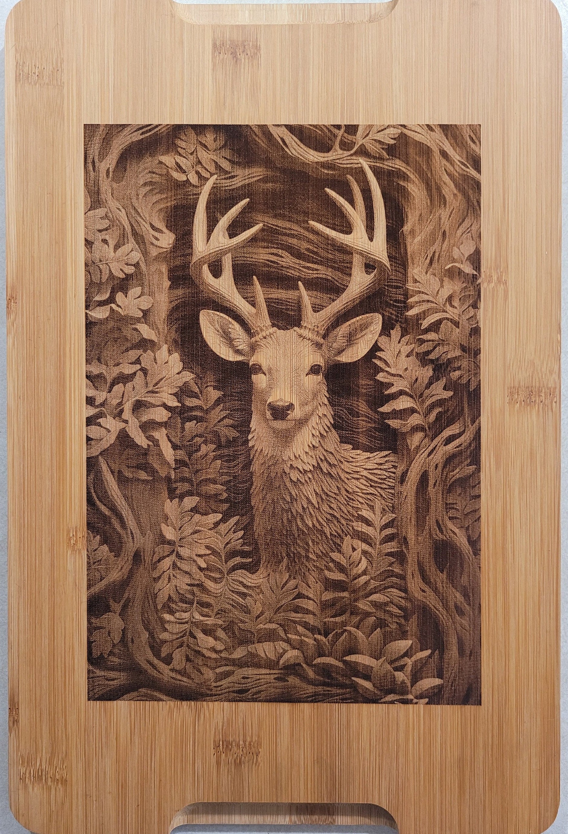 Personalized Wildlife Scene Bamboo Cutting Board: 3D Engraved Hunter Gift