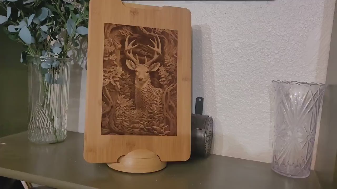 Personalized Wildlife Scene Bamboo Cutting Board: 3D Engraved Hunter Gift