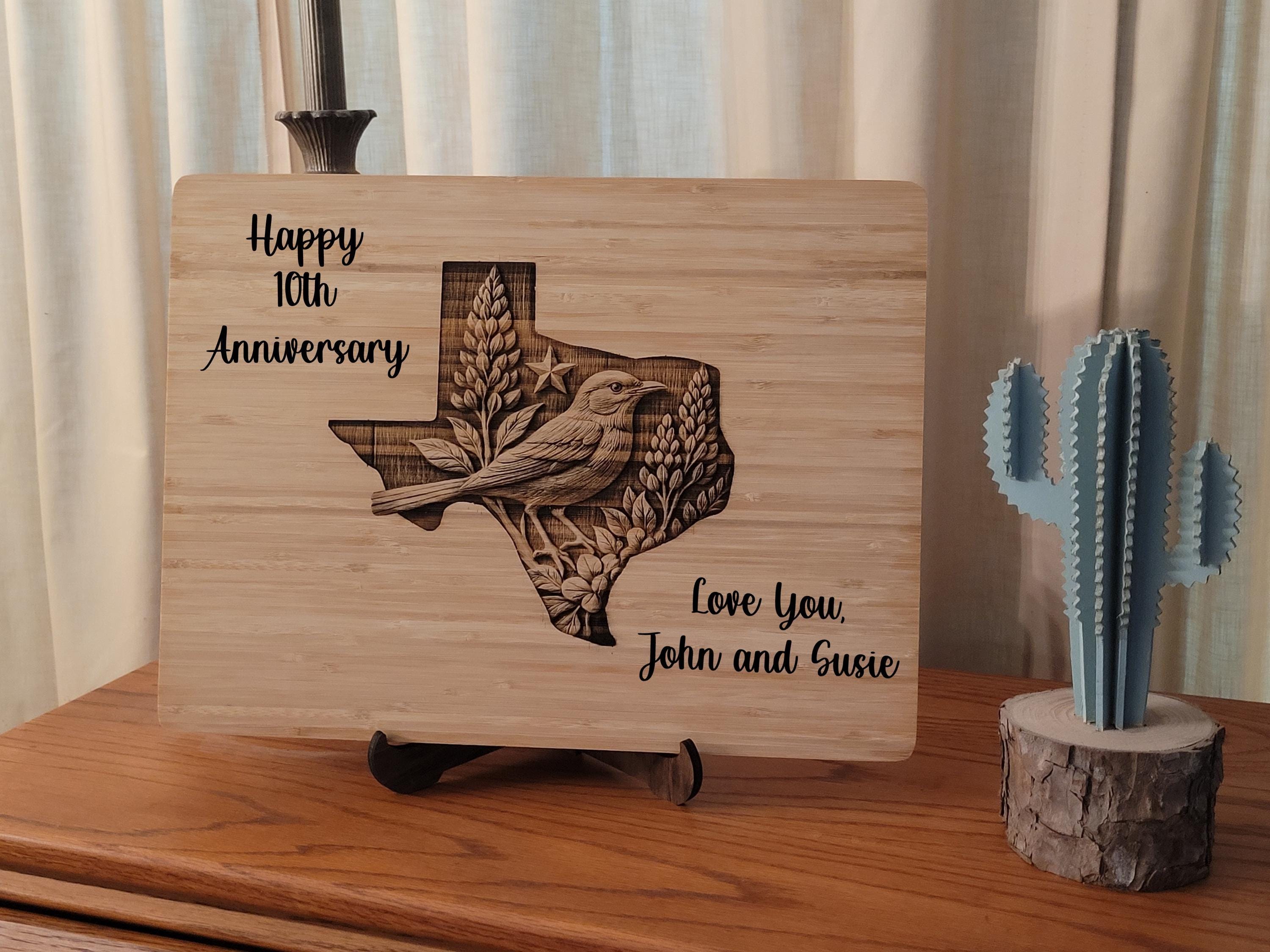 Personalized Texas State Bird Cutting Board: Engraved Charcuterie Board Gift