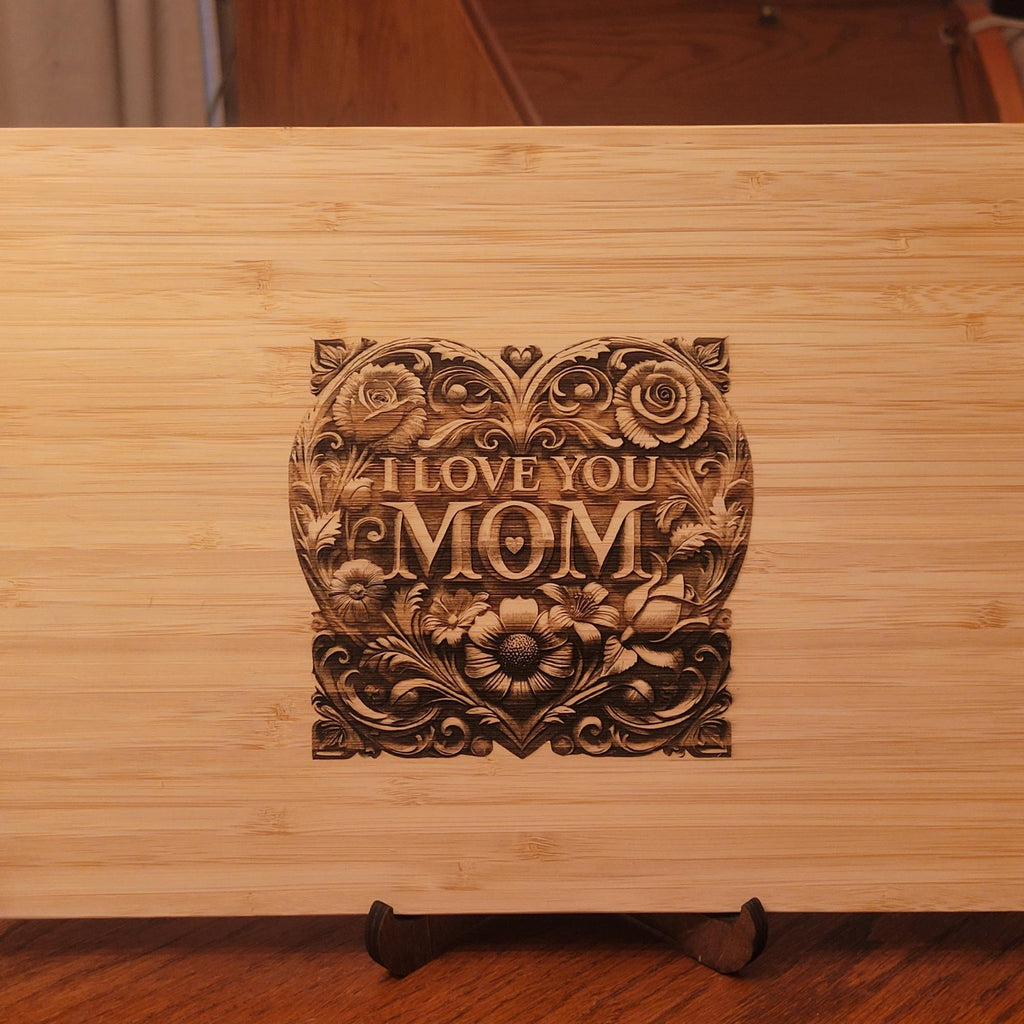 Personalized Bamboo Cutting Board: 3D Engraved Gift for Mom